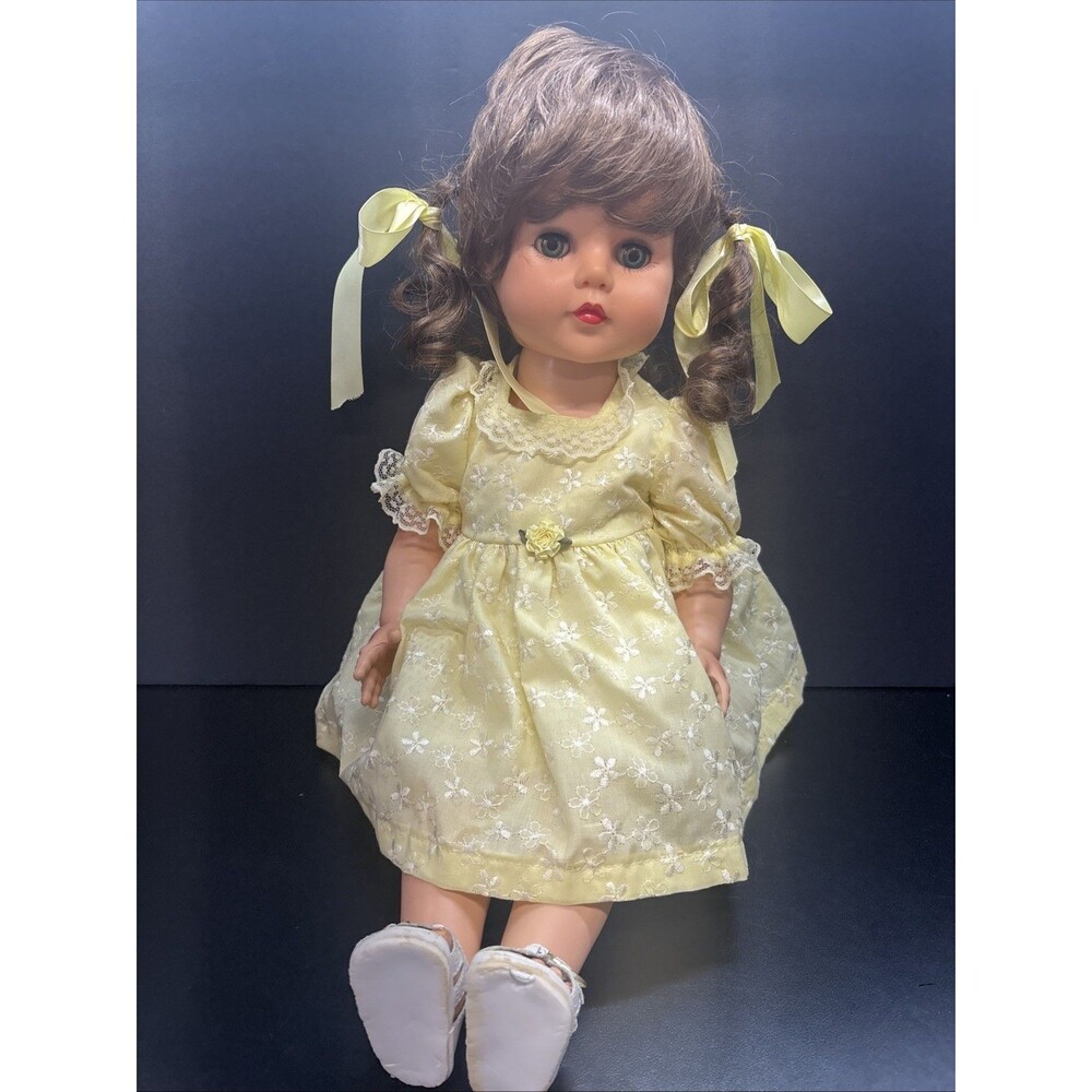 Ideal Doll VP 23 Jointed Hard Plastic  Brown Hair BlueEyes
